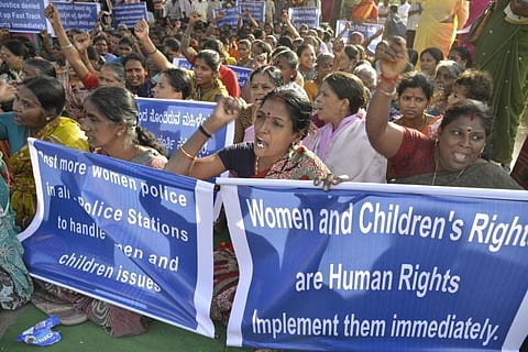 பாலியல் பலாத்காரம்: கன்னித்தன்மை சோதனை நடத்தக்கூடாது; புதிய வழிகாட்டு நெறிகளை அறிவித்தது மத்திய அரசு