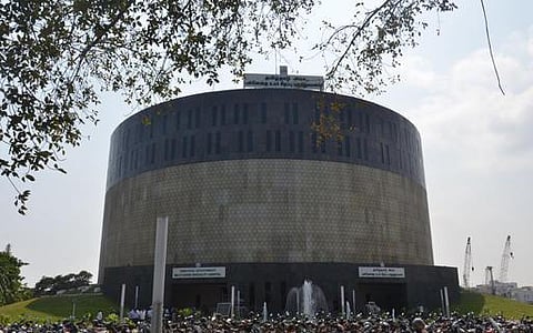 பன்னோக்கு மருத்துவமனையில் முதல் அறுவைச் சிகிச்சை- கையில் நடுவிரலை நீட்ட முடியாதவருக்கு பிரச்சினை தீர்ந்தது