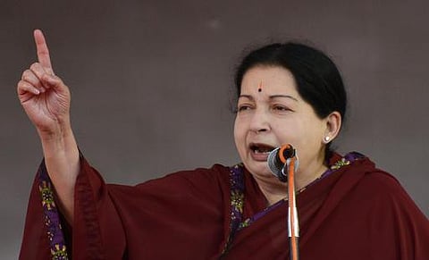 தேர்தல் கூட்டணி இல்லாதபோதும் பா.ஜ.க-வை எதிர்க்காத அதிமுக