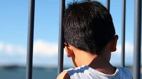 தாத்தா சாமி கிட்ட போய்ட்டாரா? | மரணம், துக்கத்தை குழந்தைகளுக்குப் புரியவைக்கும் வழிகள்