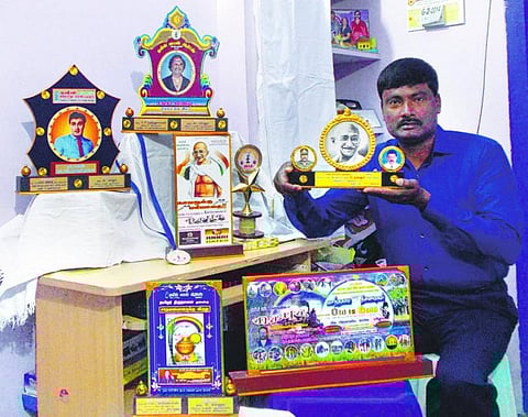 புகைபிடிக்காதீங்க ப்ளீஸ்- கவுன்சலிங் கொடுக்கும் எஸ்.ஐ