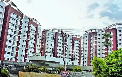 மனை, அடுக்குமாடி வீடு: சாதகம், பாதகம் என்ன?