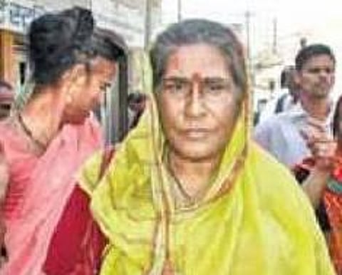 மோடியை எதிர்த்து திருநங்கை போட்டி