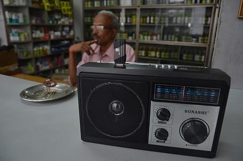 10 நொடி விளம்பரத்துக்கு ரூ.1100 கட்டணம் தேர்தல் பிரச்சாரத்தில் அள்ளும் ரேடியோ