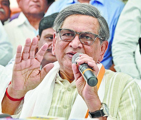 ஆர்எஸ்எஸ் போல காங்கிரஸார் செயல்பட வேண்டும்: சர்ச்சையோடு பிரச்சாரம் தொடங்கினார் எஸ்.எம்.கிருஷ்ணா