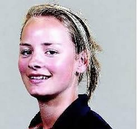 கோலி என்னைக் கல்யாணம் பண்ணிக்குங்க! - இங்கிலாந்து கிரிக்கெட் வீராங்கணையின் காதல்