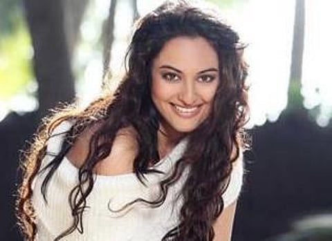 ரஜினியுடன் நடிக்கிறேன்!- சோனாக்ஷி