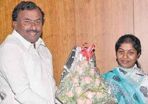 ‘மனிதநேயம்’ மாணவிகள் குரூப் 1 தேர்வில் சாதனை: சைதை துரைசாமி வாழ்த்து