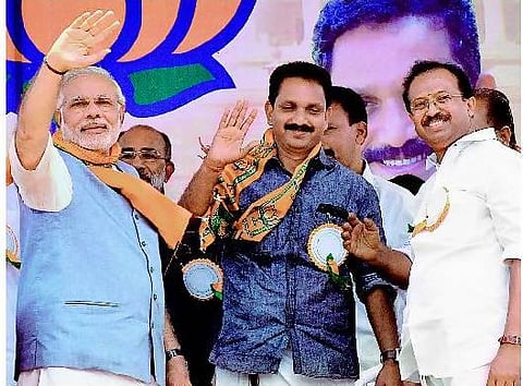 அந்தோனி பொறுப்பில் இருந்தபோதுதான் நாட்டின் பாதுகாப்பு வெகுவாக பாதிப்பு : நரேந்திர மோடி கடும் தாக்கு