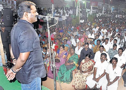 தமிழர்கள் வாழ்வதற்கு ஜெயலலிதா பிரதமராக வேண்டும்: சீமான்