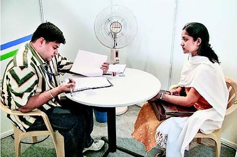 பாதைகளும் பயணங்களும்: உங்கள் பாதை எது?