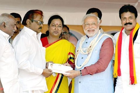 சேலத்தில் மோடியிடம் விஜயகாந்த் 7 அம்ச கோரிக்கை