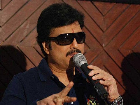 ராஜபக்சே - மோடி இருவருக்கும் வித்தியாசம் இல்லை: கார்த்திக்