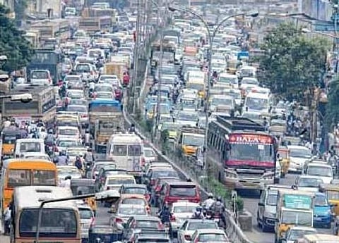 2020-ல் தமிழக வாகனங்களின் எண்ணிக்கை 5.61 கோடியாக உயரும்: நுண்ணறிவு போக்குவரத்துத் துறை ஆய்வில் தகவல்