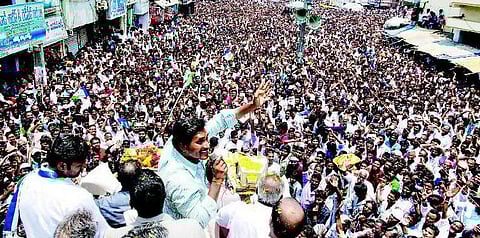 சீமாந்திரா: முக்கிய தலைவர்கள் மனு தாக்கல்