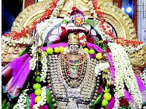 அடைத்த கதவு திறக்கும் ஆயிரங்கண் மாரியம்மன்