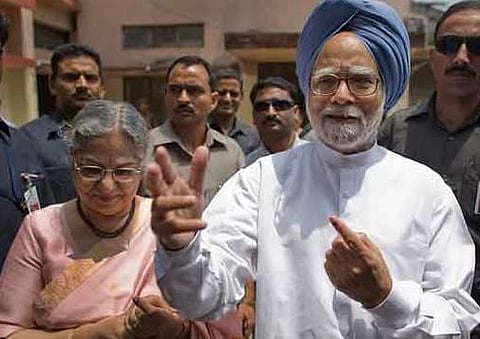 பிரதமர் மன்மோகன் சிங் அசாமில் வாக்களித்தார்