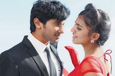 வாயை மூடி பேசவும் - திரை விமர்சனம்