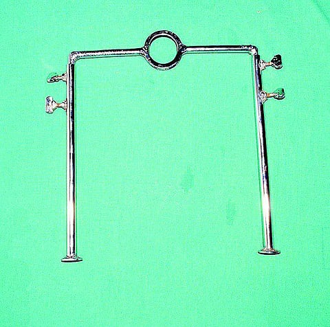 காது, மூக்கு, தொண்டை அறுவை சிகிச்சைக்கு புதிய கருவி: புதுக்கோட்டை அரசு மருத்துவமனை மருத்துவர் கண்டுபிடிப்பு