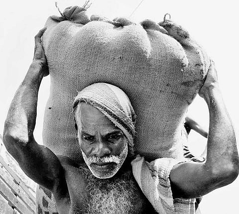 உழைக்கும் மக்கள் யாவரும்...