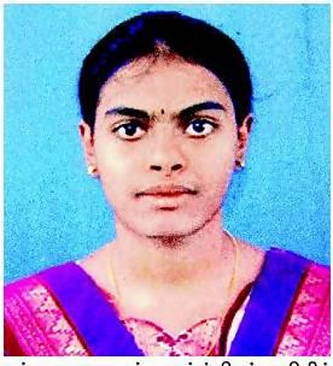 வெடித்தது குண்டு.. தகர்ந்தது கனவு..