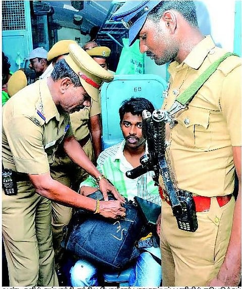 குண்டுவெடிப்பு குற்றவாளிகளை நெருங்கியது போலீஸ்: முக்கிய தடயம் சிக்கியதாக தகவல்