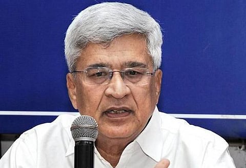 பாஜக, திரிணமூல் கட்சிகள் வார்த்தைகளால் நிழல் யுத்தம் செய்கின்றன: காரத் விமர்சனம்