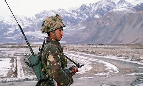 எல்லையில் ஊடுருவல் முறியடிப்பு: 2 தீவிரவாதிகள் சுட்டுக் கொலை