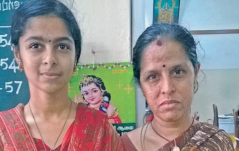 1172 மதிப்பெண் பெற்ற மாணவி: தமிழ் பட்டப்படிப்பு படிக்க ஆர்வம்