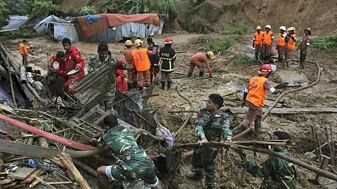 அசாம், அருணாச்சல பிரதேசத்தில் கடும் நிலச்சரிவு: 7 பேர் பலி