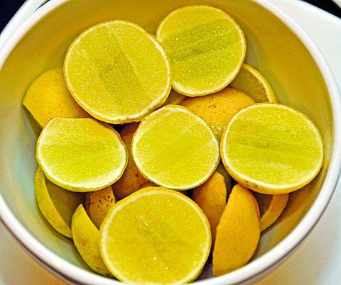 வேர்க்குருவைப் போக்கும் எலுமிச்சை