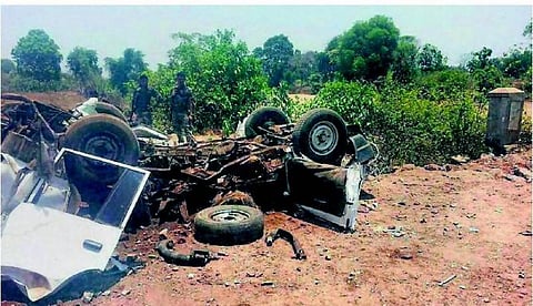 நக்சலைட் கண்ணிவெடி தாக்குதல்: மகாராஷ்டிரத்தில் 7 போலீஸார் பலி