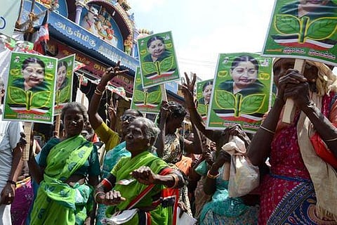 தமிழகத்தில் அதிமுக ஆதிக்கம்: கருத்துக் கணிப்பு தகவல்