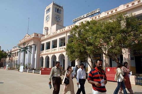 அண்ணாமலைப் பல்கலையில் கடந்த ஆண்டு கட்டணமே வசூலிக்கப்படும்: அரசு நிர்ணயித்த கட்டணம் கிடையாது என அறிவிப்பு