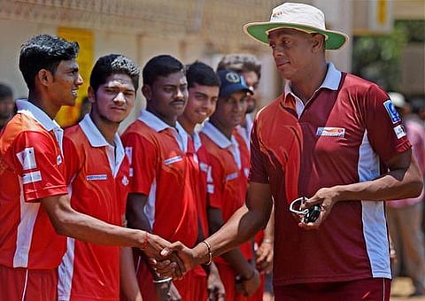 உடல் தகுதியை தக்க வைக்க வேண்டும்: இந்திய இளம் வேகப்பந்து வீச்சாளர்களுக்கு வால்ஷ் அறிவுரை