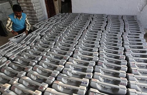 தீவிரவாத தாக்குதல்: உளவுத்துறை எச்சரிக்கை - வாக்கு எண்ணிக்கை இன்று காலை 8 மணிக்கு தொடங்குகிறது