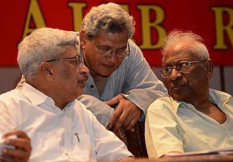 60-லிருந்து 12-க்கு சரிவு: உத்வேகமற்ற தலைமையால் இடதுசாரிகள் அதிருப்தி