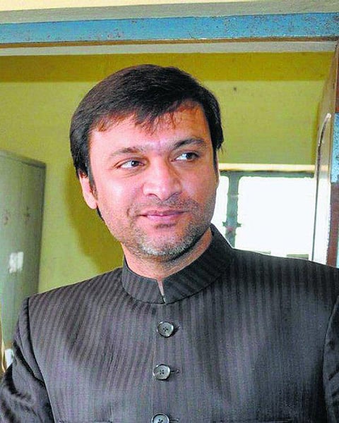 ஹைதராபாத் எம்ஐஎம் தலைவர் ஒவைசியை கொல்ல சதி- கூலிப்படையினர் 4 பேர் கைது