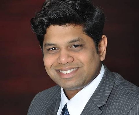 தொல்லை தரும் தோள்பட்டை வலி: தீர்வு என்ன?