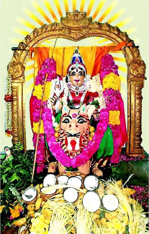 சிவரூபமான முத்தாரம்மன்