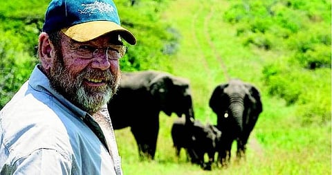 பாதுகாவலருக்கு யானைகளின் அஞ்சலி