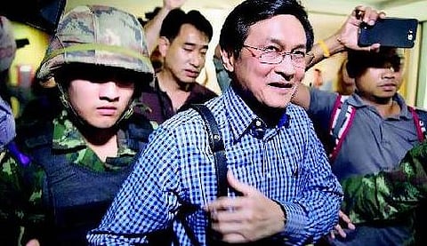 தாய்லாந்தில் ராணுவ ஆட்சிக்கு எதிர்ப்பு: அமைச்சர் கைது: மீண்டும் மக்களாட்சி மலர வலியுறுத்தியவர்