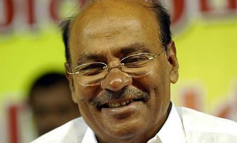 சில்லறை வணிகத்தில் அந்நிய முதலீட்டை ரத்து செய்யும் முடிவு வரவேற்கத்தக்கது: ராமதாஸ்