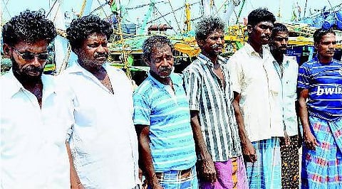 இலங்கை கடற்படைக்குப் பயந்து காசிமேட்டுக்கு வந்த ராமேஸ்வரம் மீனவர்கள்: மீனவர் பிரச்சினைக்கு மோடி அரசு தீர்வு காண வலியுறுத்தல்