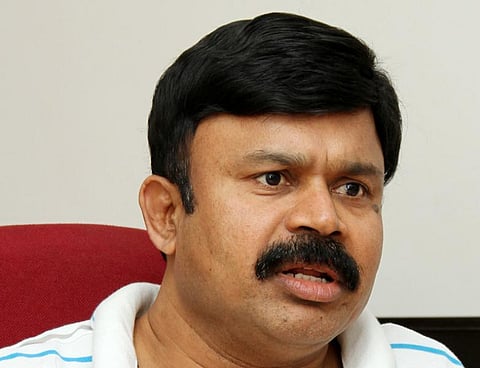 ரூ.75 கோடி மோசடி வழக்கில் கே.சி.பழனிச்சாமி மீது குற்றப்பத்திரிகை தாக்கல்: 11 பிரிவுகளில் குற்றச்சாட்டு