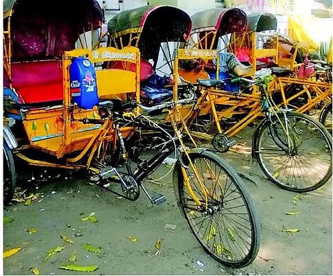 சக்கரங்களில் சுழலும் வாழ்க்கை