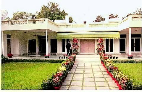 பிரதமர் இல்லத்தில் குடியேறினார் மோடி: குடும்பம் இன்றி தனிநபராகச் செல்லும் முதல் பிரதமர்