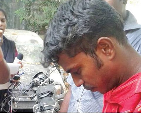 குடிப்பதற்காக தனது 3 குழந்தைகளை விற்ற தந்தை கைது