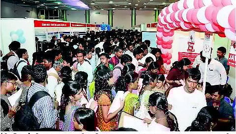 ‘தி இந்து’ வேலைவாய்ப்பு முகாம் 9,500 பேர் பங்கேற்றனர்: சென்னை வர்த்தக மையத்தில் இன்றும் நடக்கிறது