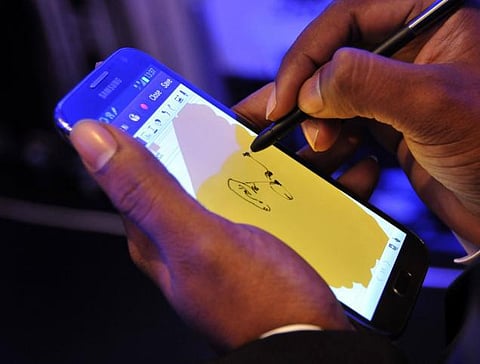 உணர்வுப்பூர்வமானவர்களின் தெரிவு பெரிய திரை ஸ்மார்ட் போன்களே!